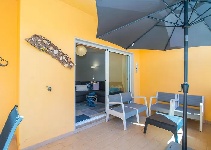 Casa Nobre 2Bdr - 4 Mins Walk Train Station - Pool - Patio - Quiet
