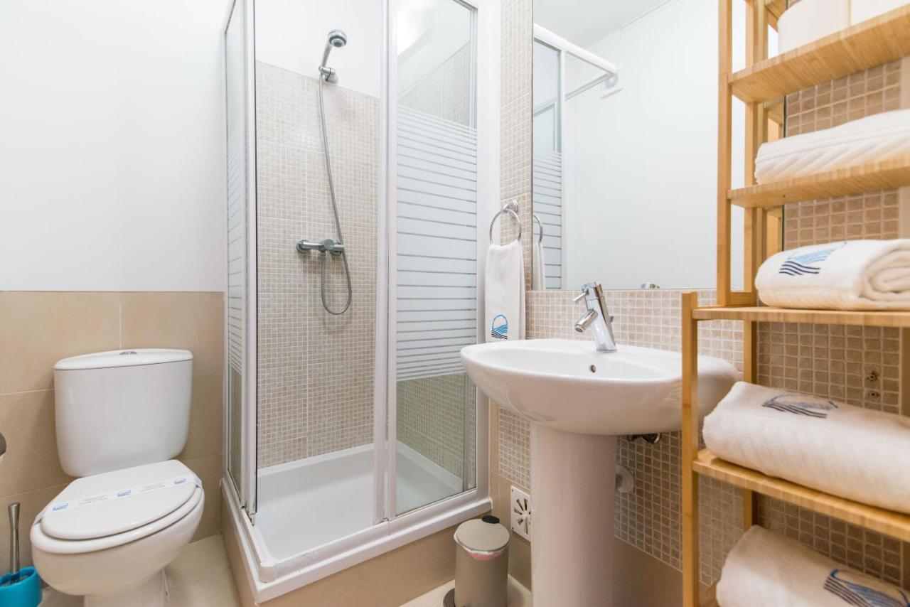 Casa Nobre 2bdr - 4 Mins Walk Train Station - Pool - Patio - Quiet Apartment *