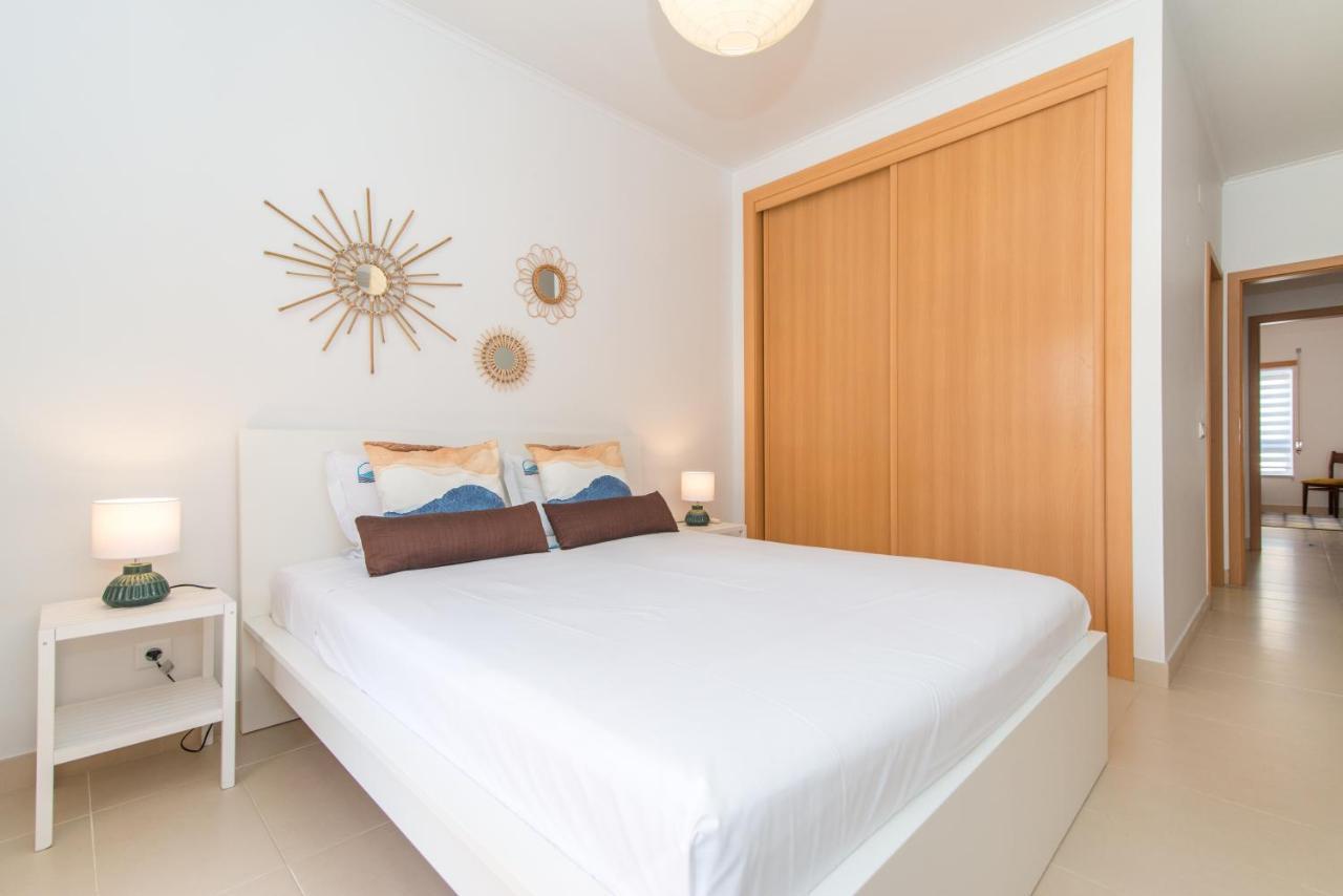 Casa Nobre 2bdr - 4 Mins Walk Train Station - Pool - Patio - Quiet * Conceicao (Faro)