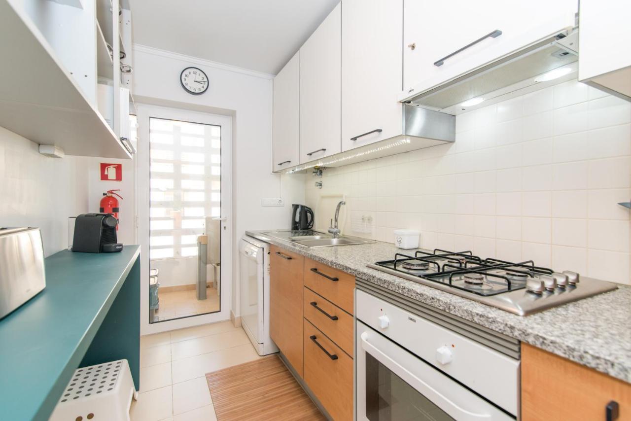 Apartment Casa Nobre 2bdr - 4 Mins Walk Train Station - Pool - Patio - Quiet *