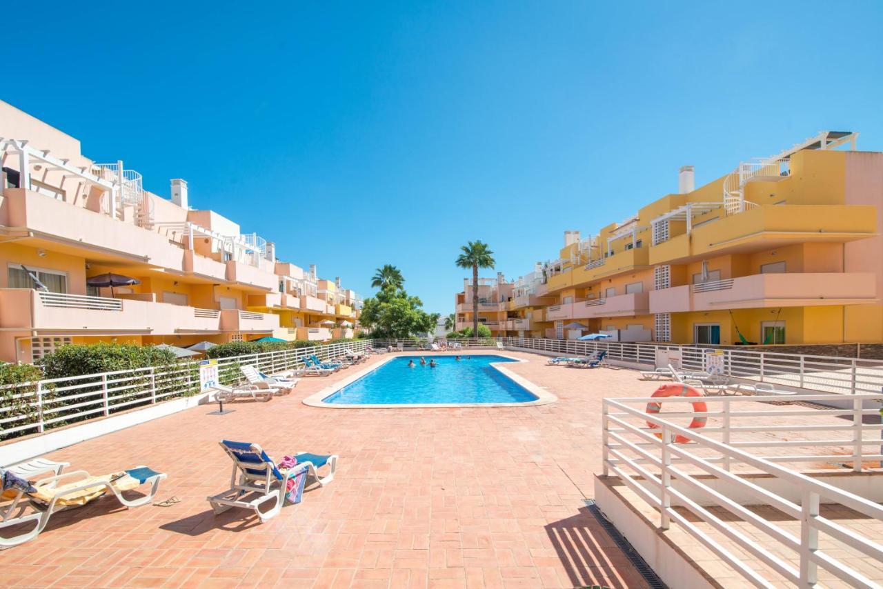 Apartment Casa Nobre 2bdr - 4 Mins Walk Train Station - Pool - Patio - Quiet *