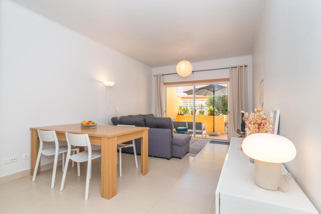 Casa Nobre 2bdr - 4 Mins Walk Train Station - Pool - Patio - Quiet *