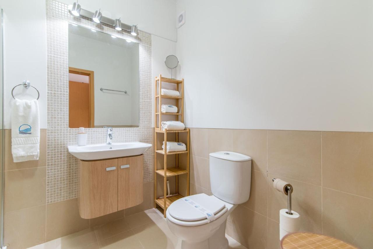 Apartment Casa Nobre 2bdr - 4 Mins Walk Train Station - Pool - Patio - Quiet Conceicao (Faro)