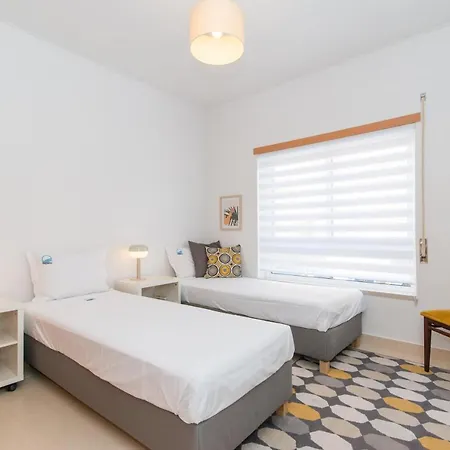 Casa Nobre 2Bdr - 4 Mins Walk Train Station - Pool - Patio - Quiet Apartment Conceicao  Exterior photo
